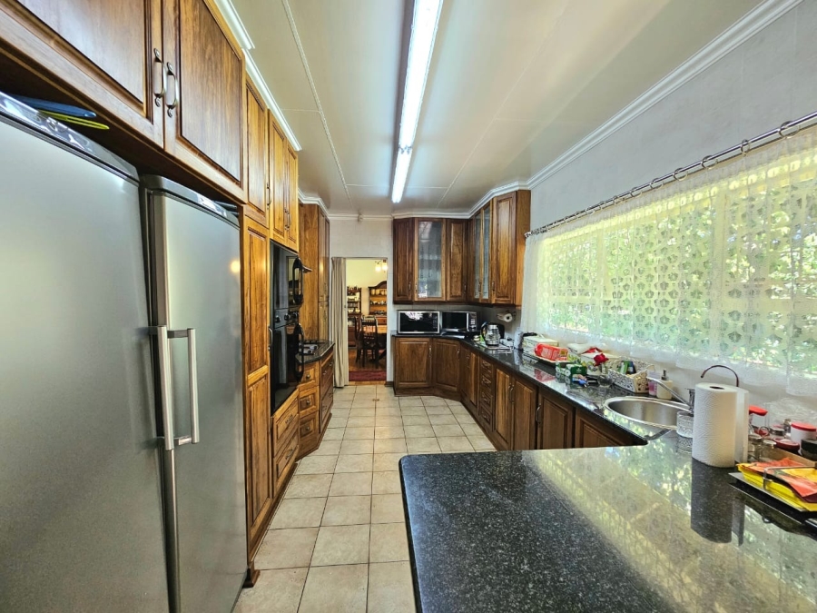 6 Bedroom Property for Sale in Grimbeeck Park North West